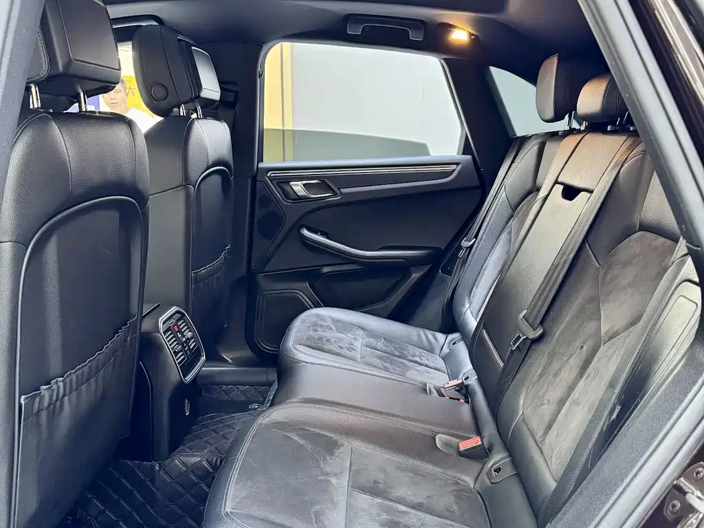 Porsche Macan — миниатюра 13