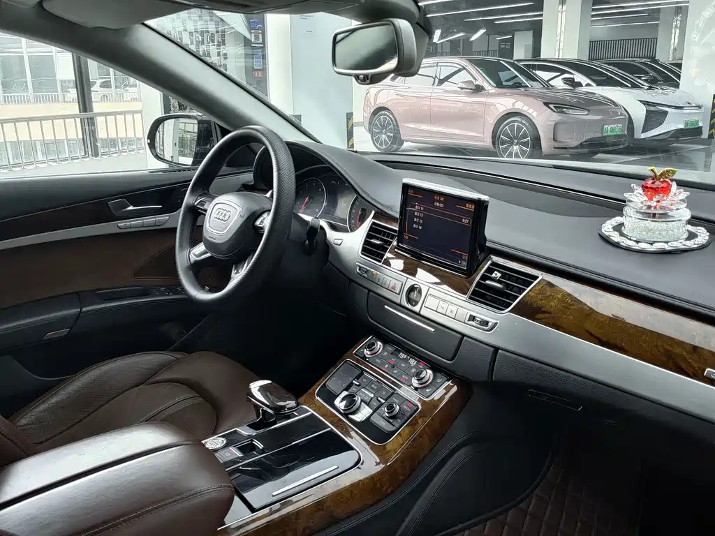 Audi A8 — миниатюра 9