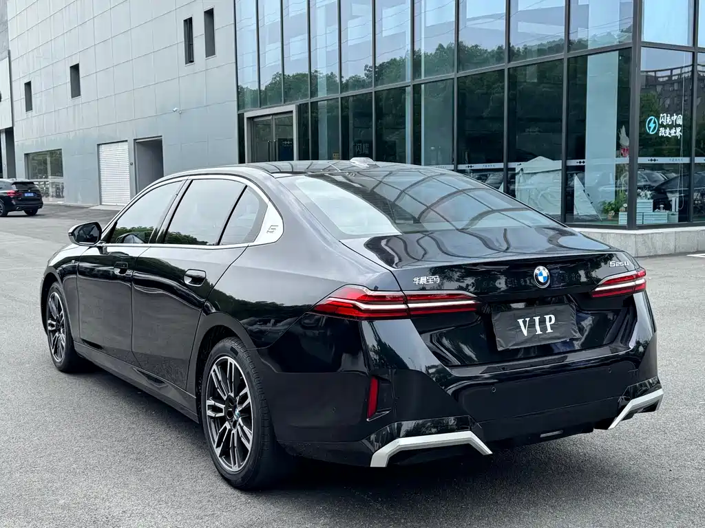 BMW 5 Series — миниатюра 27