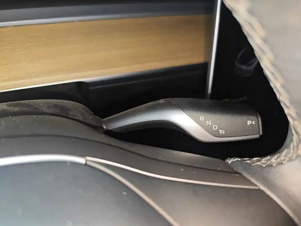 Tesla Model 3 — миниатюра 15