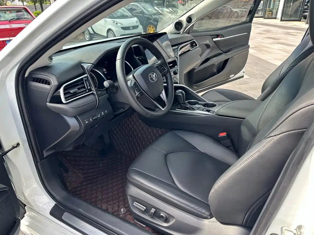 Toyota Camry — миниатюра 9