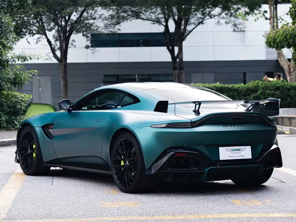 Aston Martin V8 Vantage — миниатюра 6