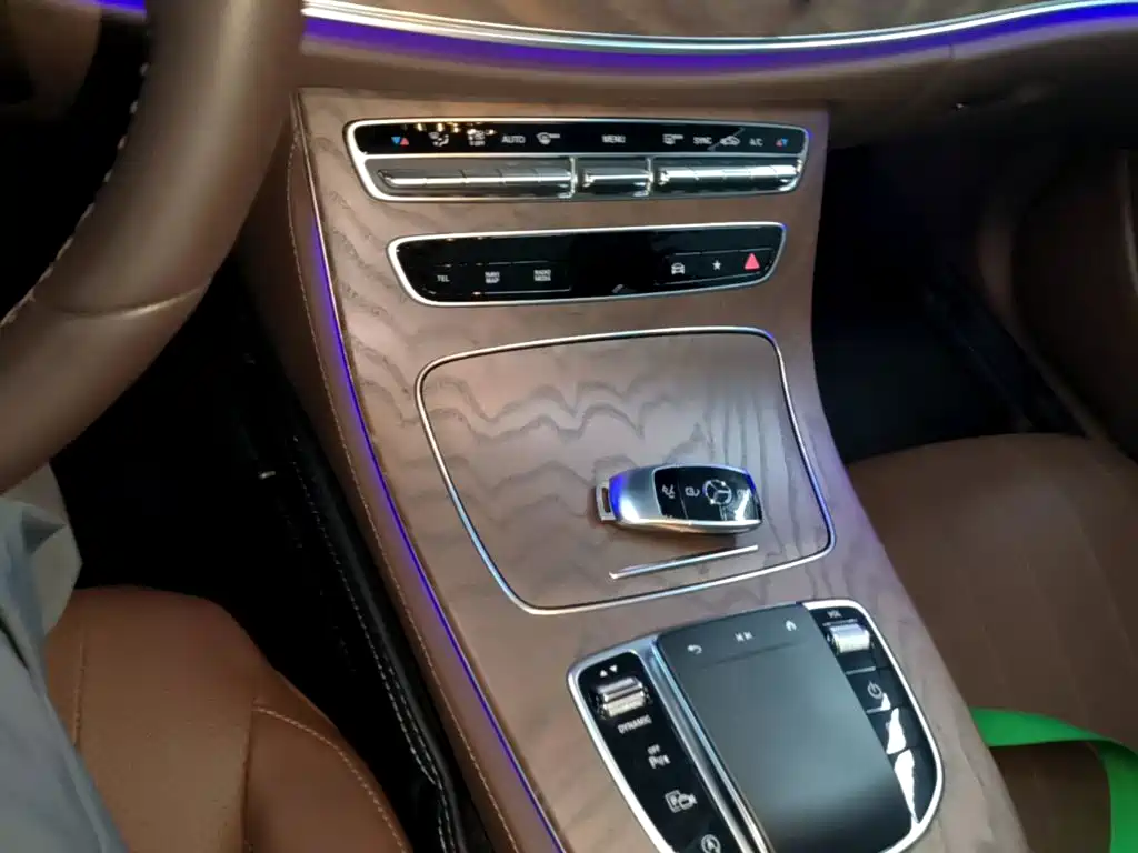 Mercedes-Benz E-Class — миниатюра 14
