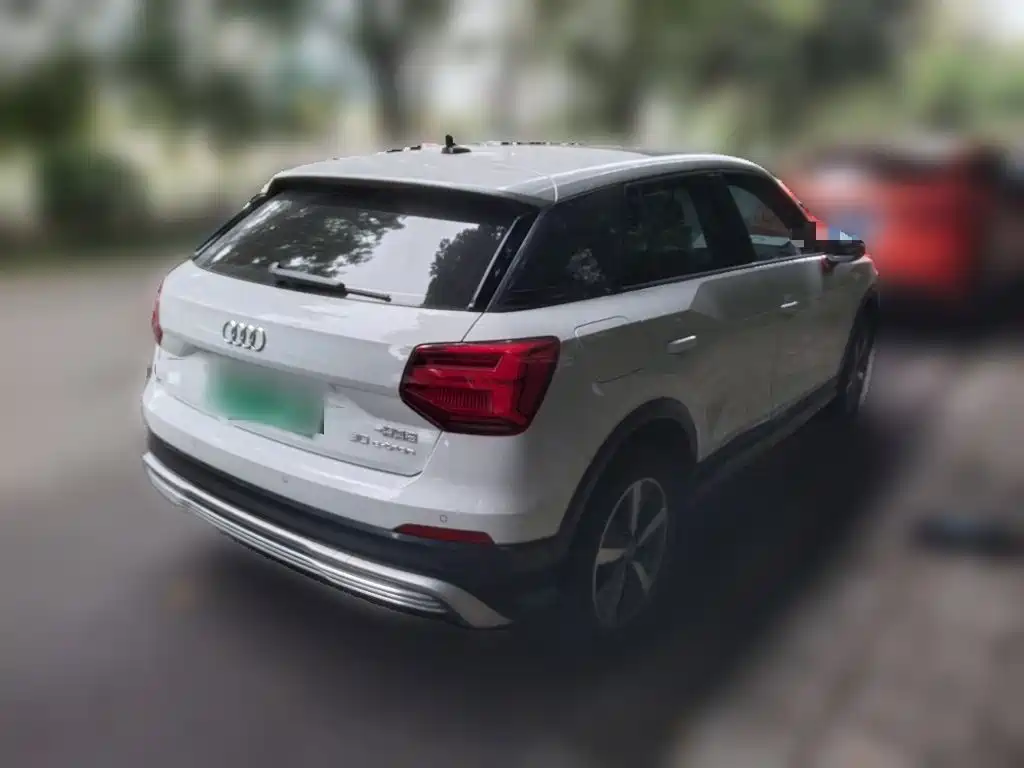 Audi Q2L e-tron — миниатюра 6