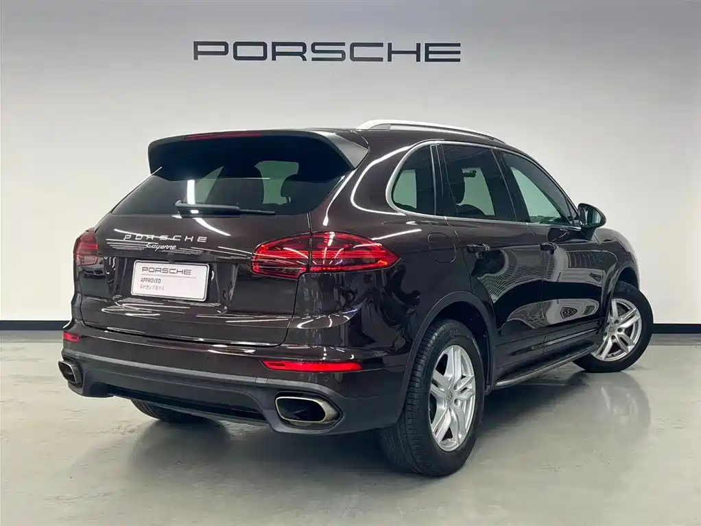 Porsche Cayenne — миниатюра 23