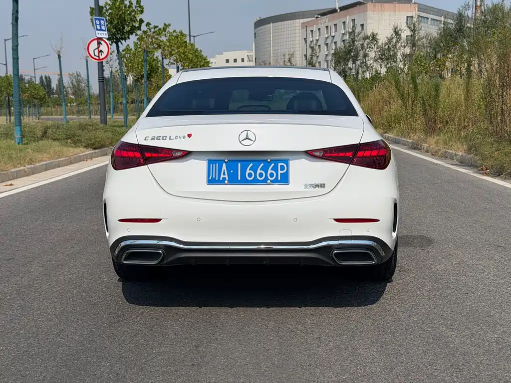 Mercedes-Benz C-Class — миниатюра 5