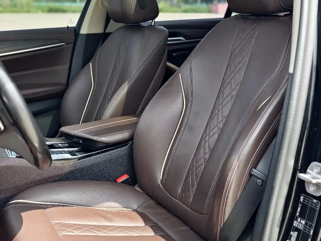 BMW 5 Series — миниатюра 7