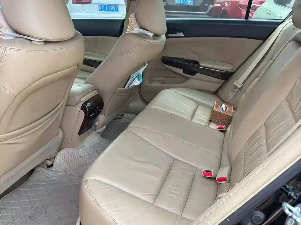 Honda Accord — миниатюра 6