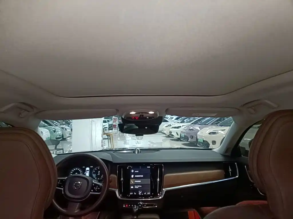 Volvo S90 — миниатюра 18