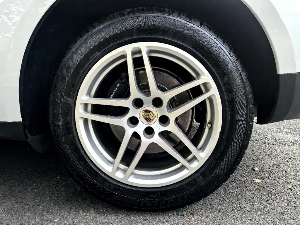Porsche Macan — миниатюра 12