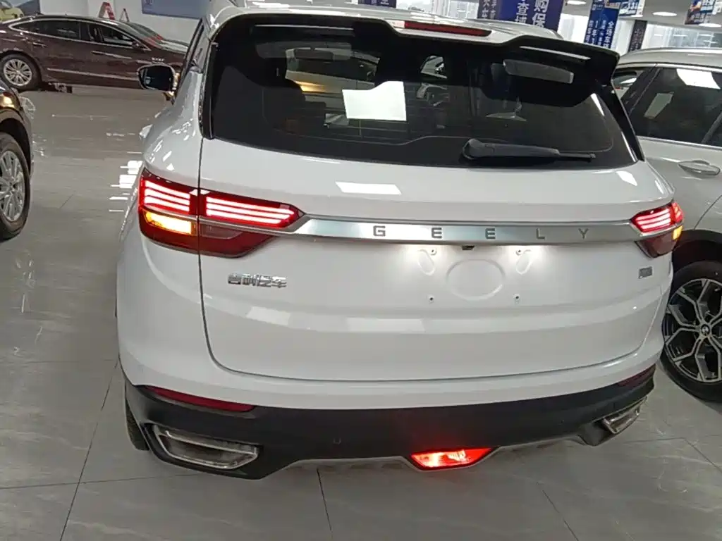 Geely Binyue — миниатюра 6