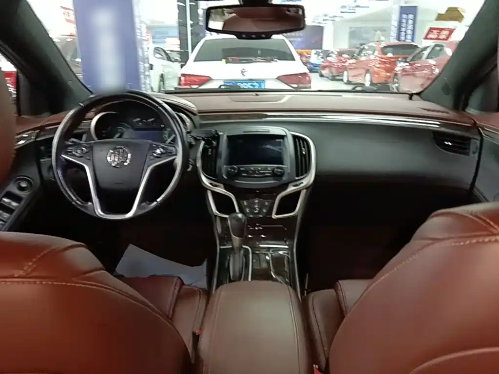 Buick LaCrosse — миниатюра 10