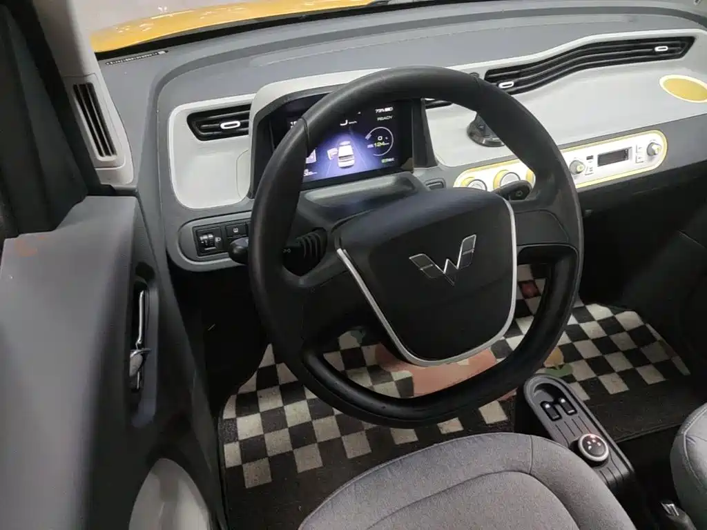 Wuling MINIEV — миниатюра 11