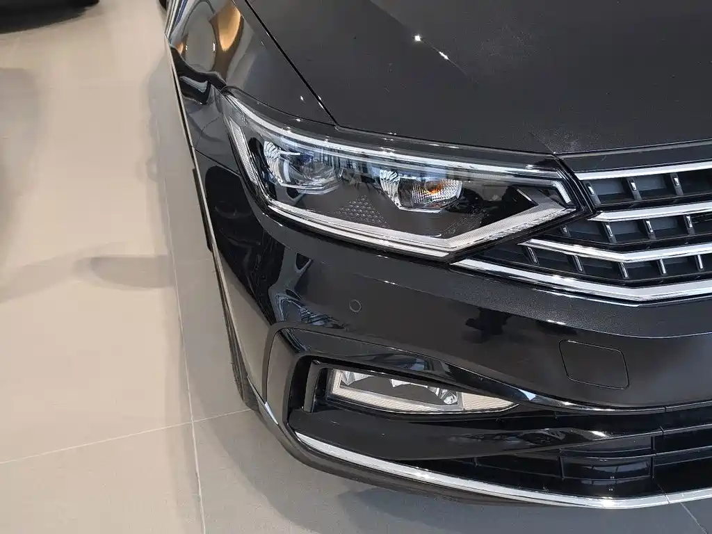 Volkswagen Magotan — миниатюра 5