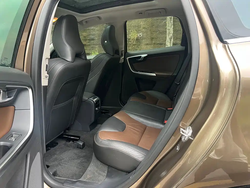 Volvo XC60 — миниатюра 8