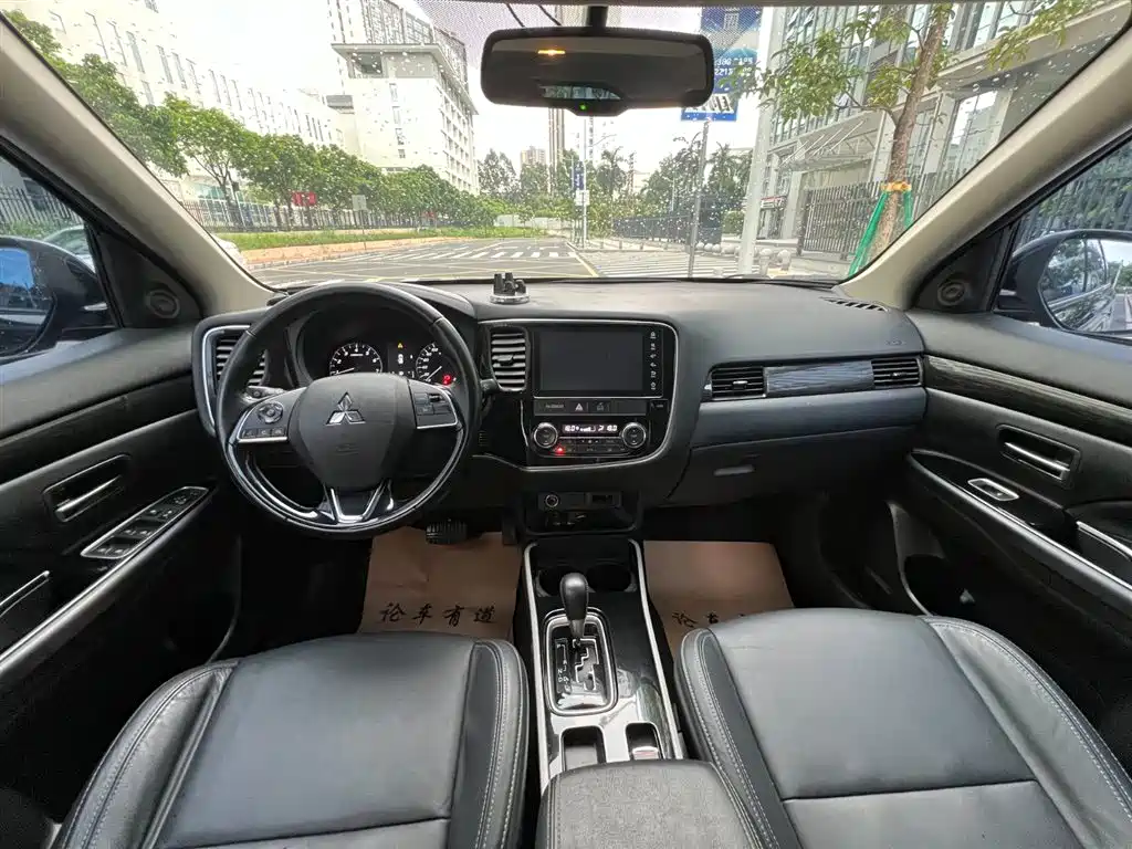 Mitsubishi Outlander 2019 2.0L Enjoy 5 мест V