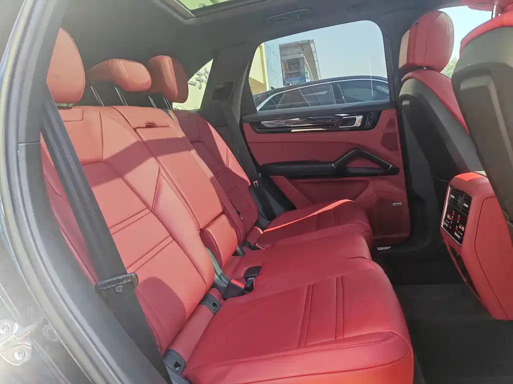 Porsche Cayenne — миниатюра 20