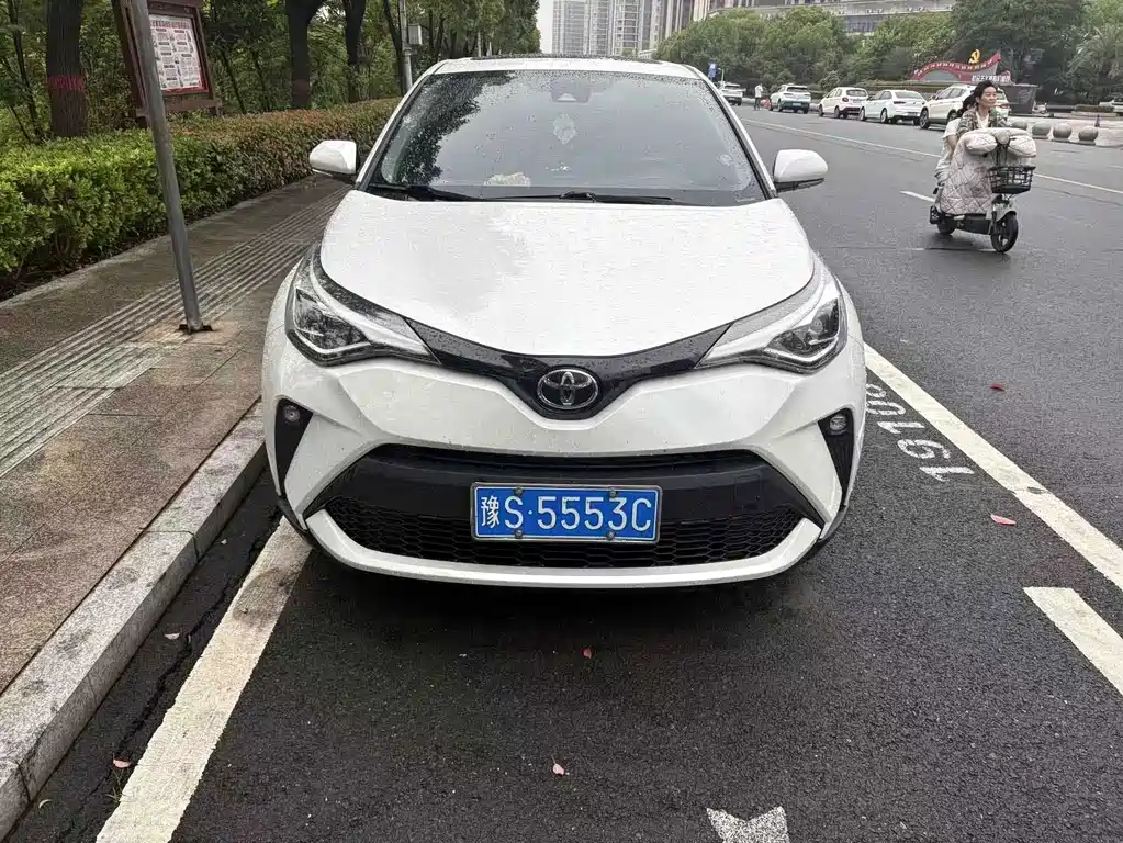 Toyota C-HR — миниатюра 2
