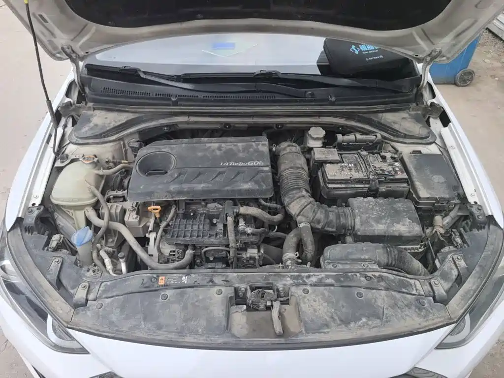 Hyundai Elantra — миниатюра 11