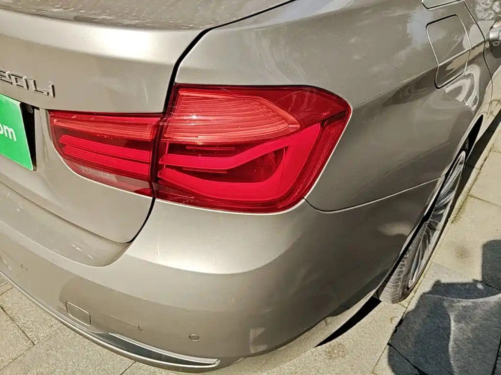 BMW 3 Series — миниатюра 8