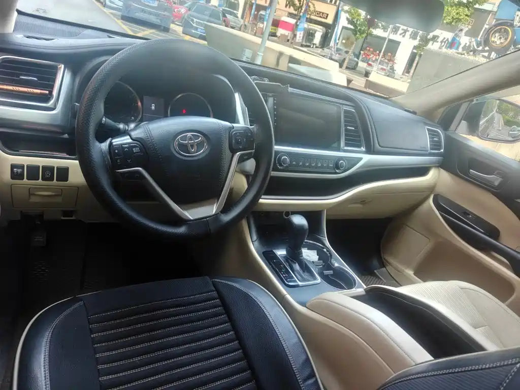 Toyota Highlander — миниатюра 8