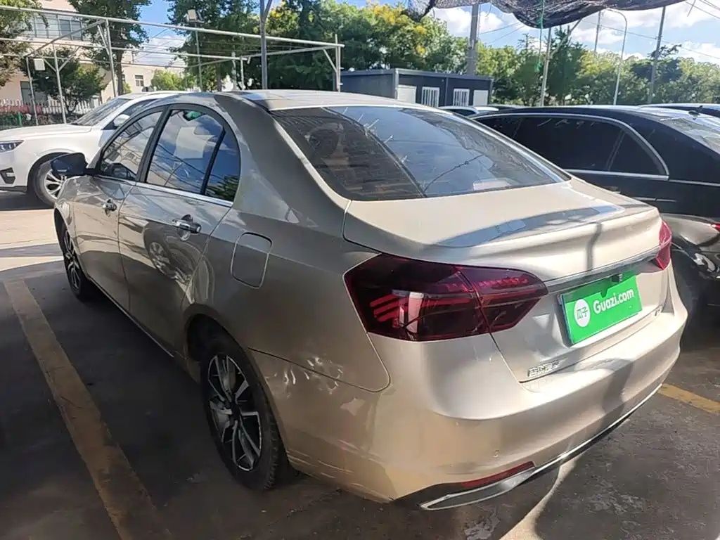 Geely Emgrand — миниатюра 5