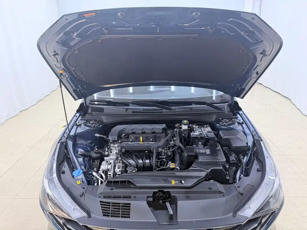 Hyundai Elantra — миниатюра 19