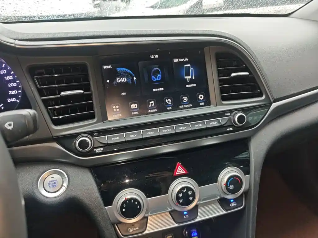 Hyundai Elantra — миниатюра 13