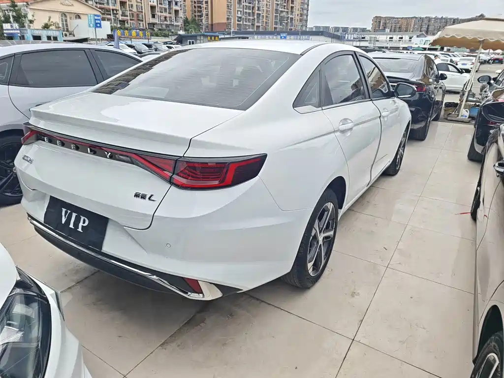 Geely Emgrand L — миниатюра 19
