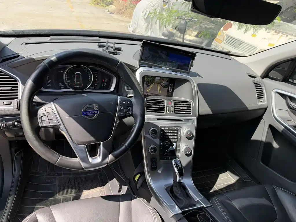 Volvo XC60 — миниатюра 8