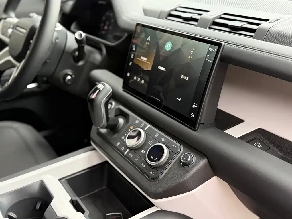 Land Rover Defender — миниатюра 11