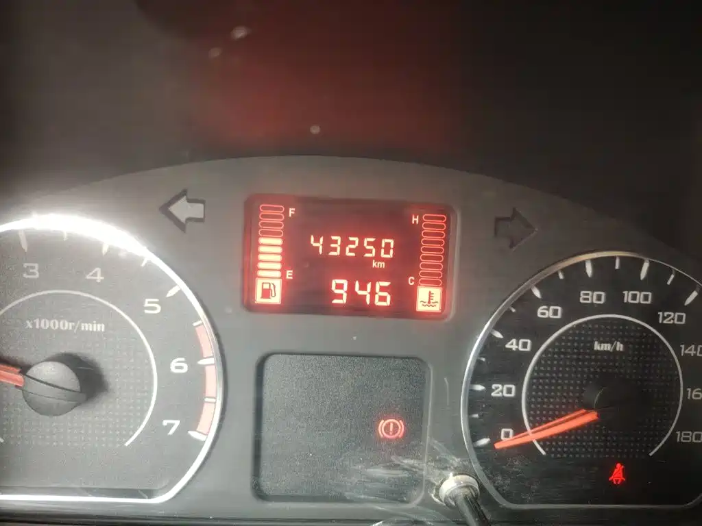 Wuling Hongguang V — миниатюра 8