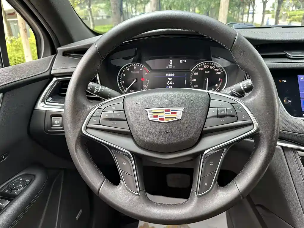 Cadillac XT5 — миниатюра 11