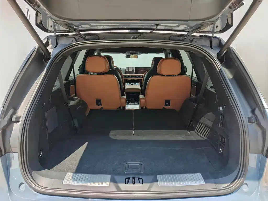 Lincoln Aviator — миниатюра 10