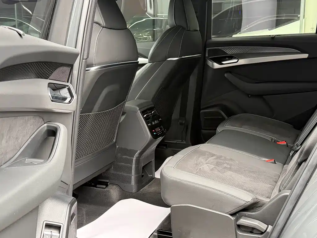 Audi Q6 — миниатюра 12