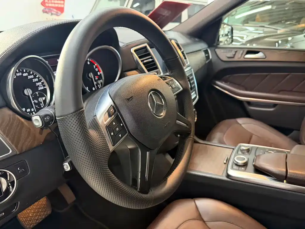 Mercedes-Benz GL-Class — миниатюра 6