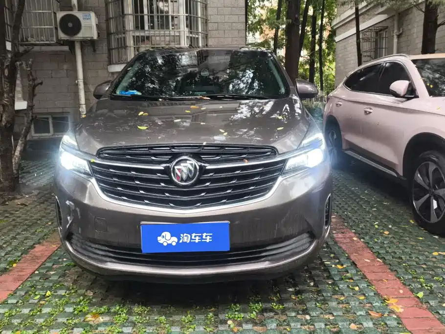 Buick GL8 — миниатюра 2