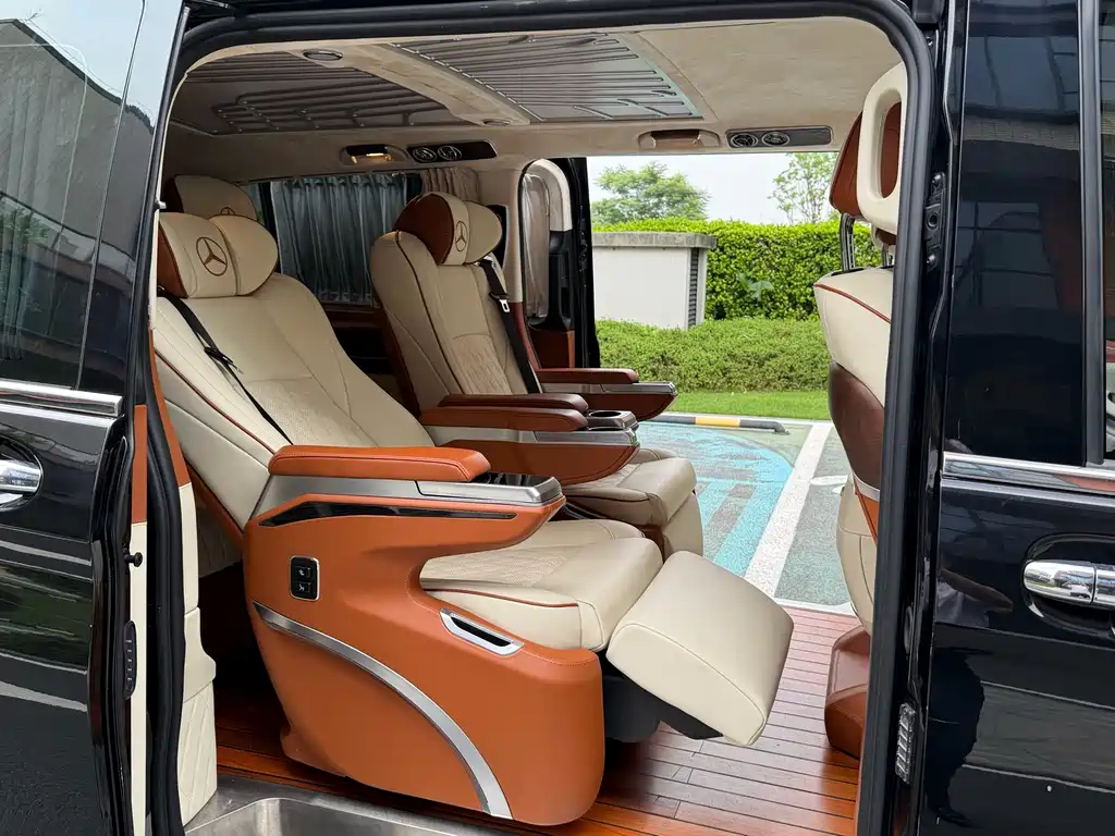 Mercedes-Benz Vito 2021 2.0T 7 мест