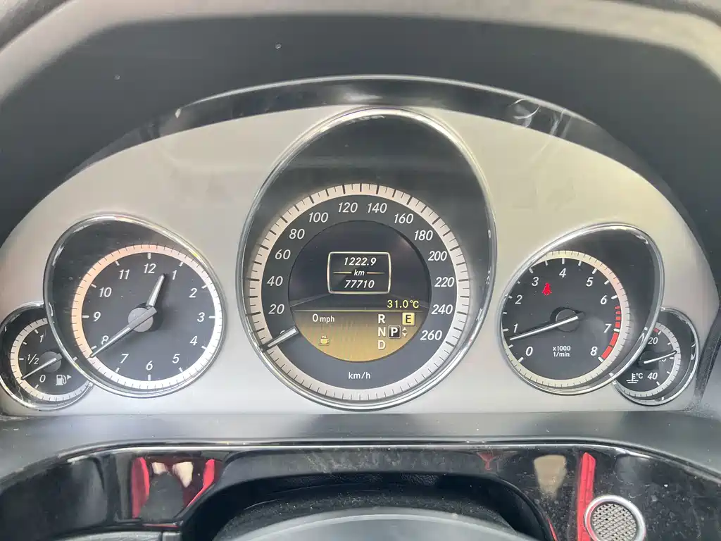 Mercedes-Benz E-Class — миниатюра 7