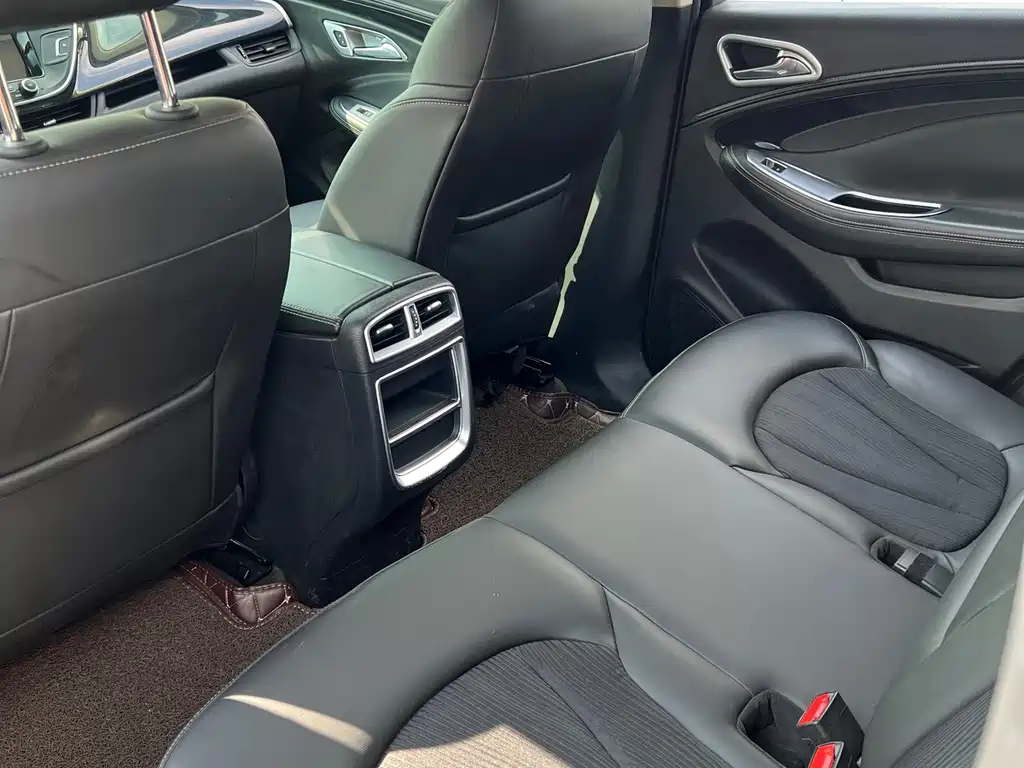 Buick Envision Plus — миниатюра 8