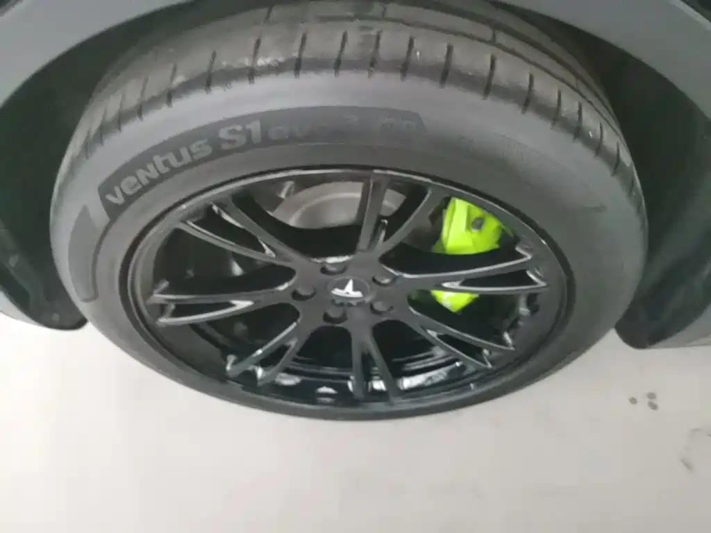 Tesla Model Y — миниатюра 23