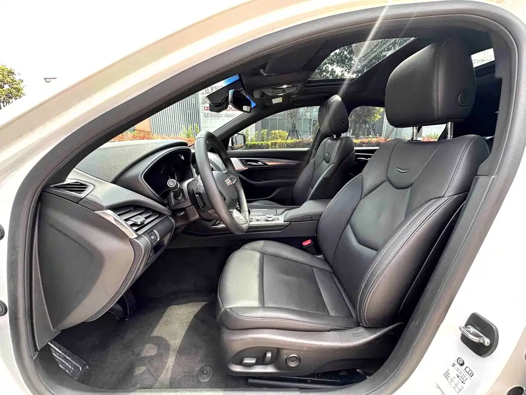 Cadillac CT5 — миниатюра 4