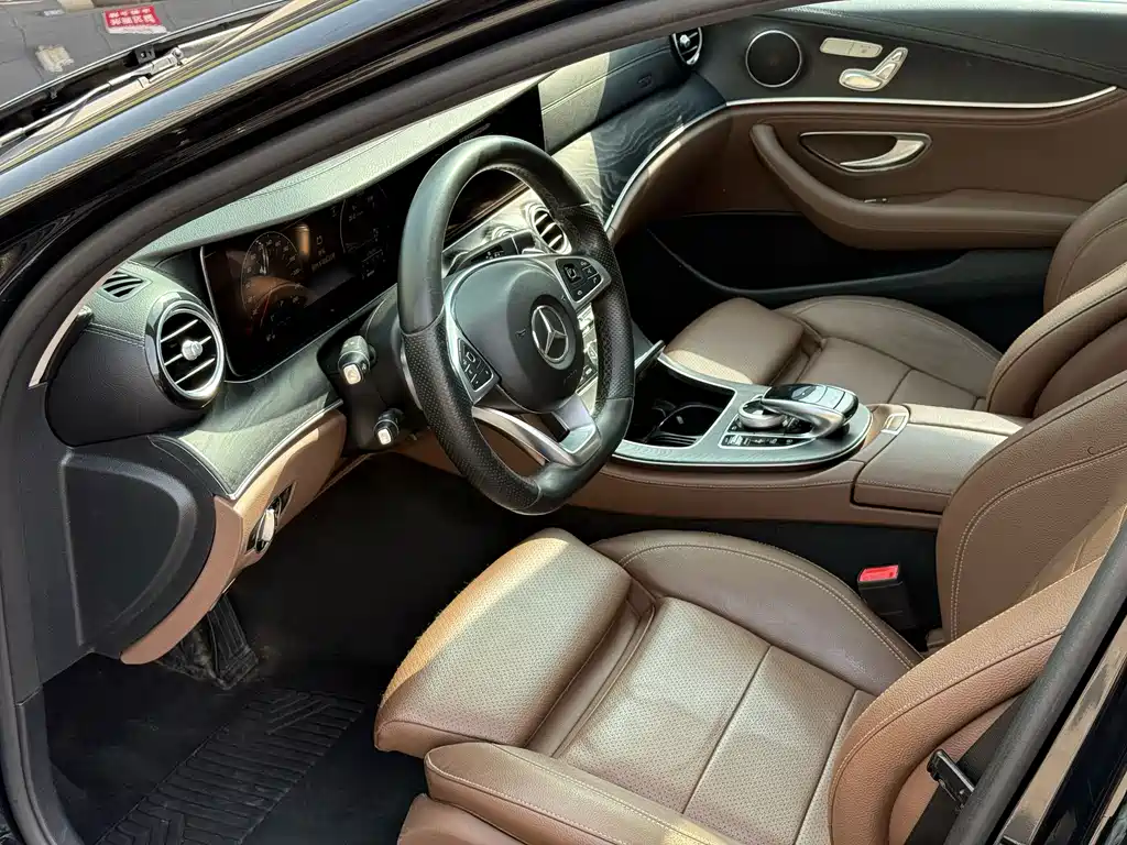 Mercedes-Benz E-Class — миниатюра 3