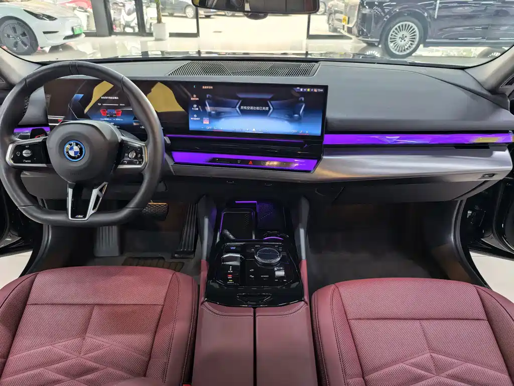 BMW i5 — миниатюра 7