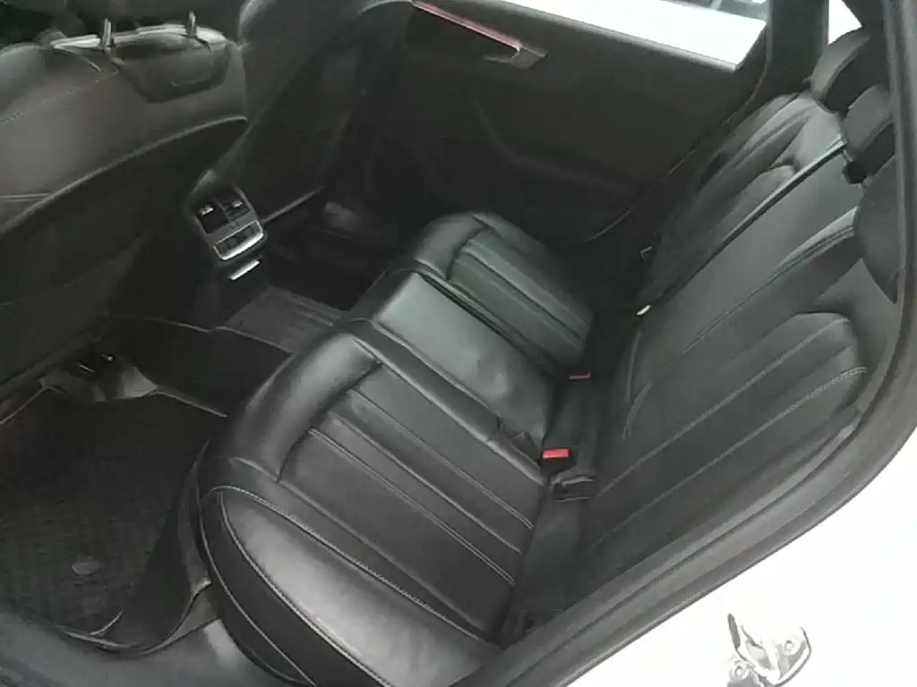 Audi A4L — миниатюра 17