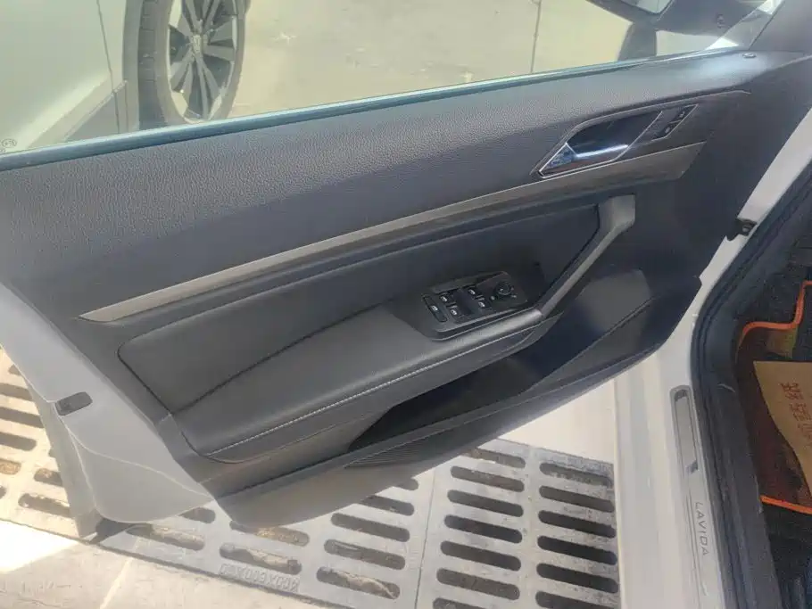 Volkswagen Lavida — миниатюра 7