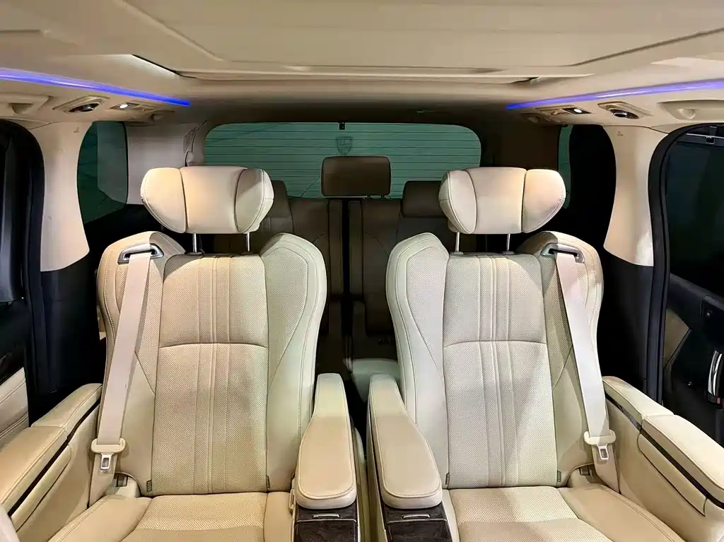 Toyota Alphard — миниатюра 13