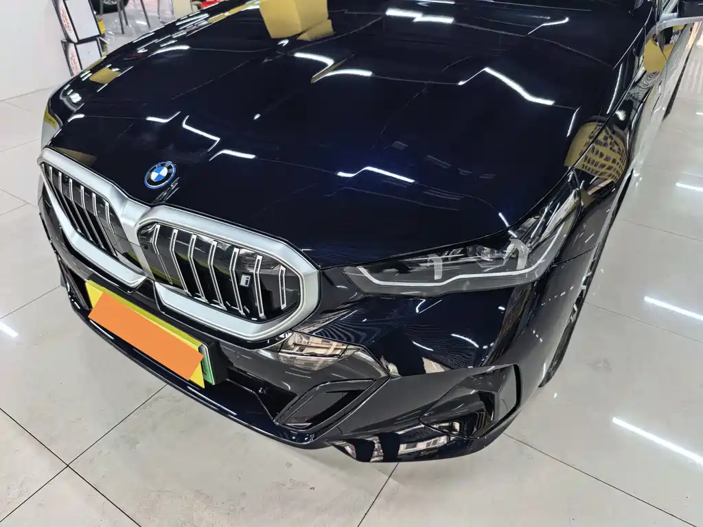 BMW i5 — миниатюра 14