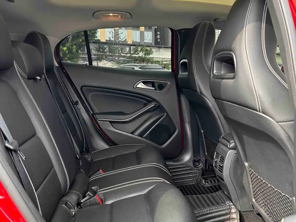 Mercedes-Benz GLA — миниатюра 7
