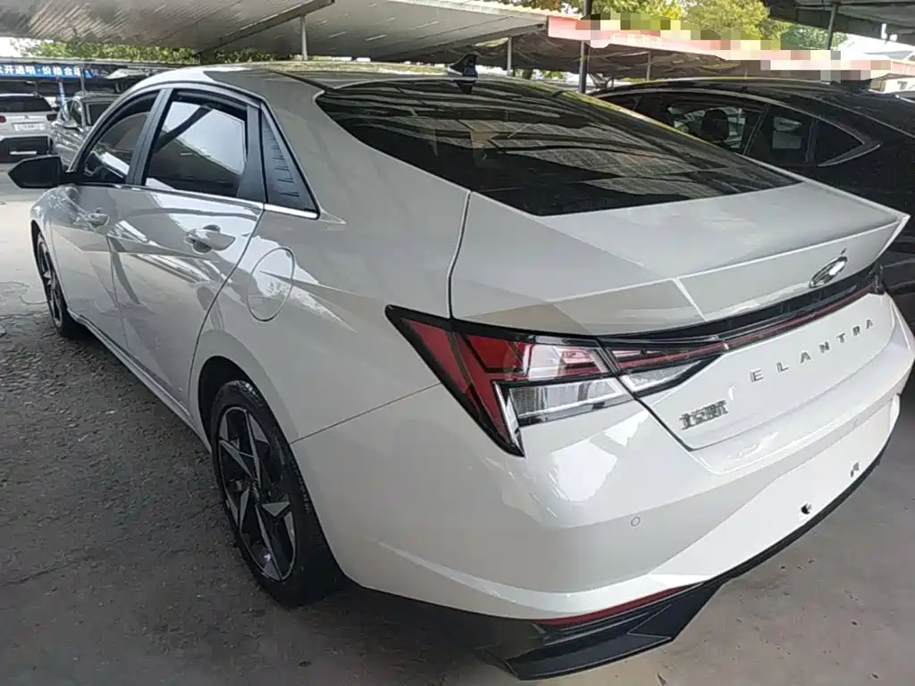 Hyundai Elantra — миниатюра 5